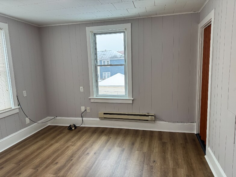 Building Photo - 18.5 Randall St