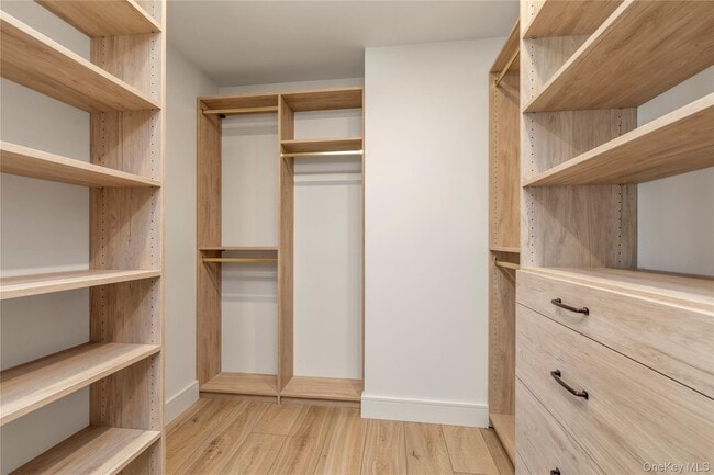 Building Photo - 12 Roosevelt Ave