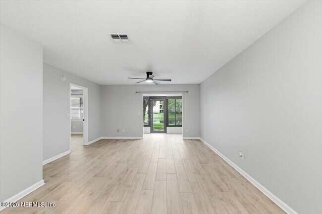 Building Photo - 5 Arbor Club Dr