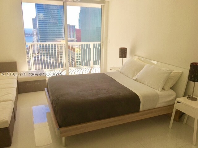 Building Photo - 1200 Brickell Bay Dr