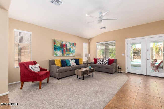 Building Photo - 632 E Mule Train Trail