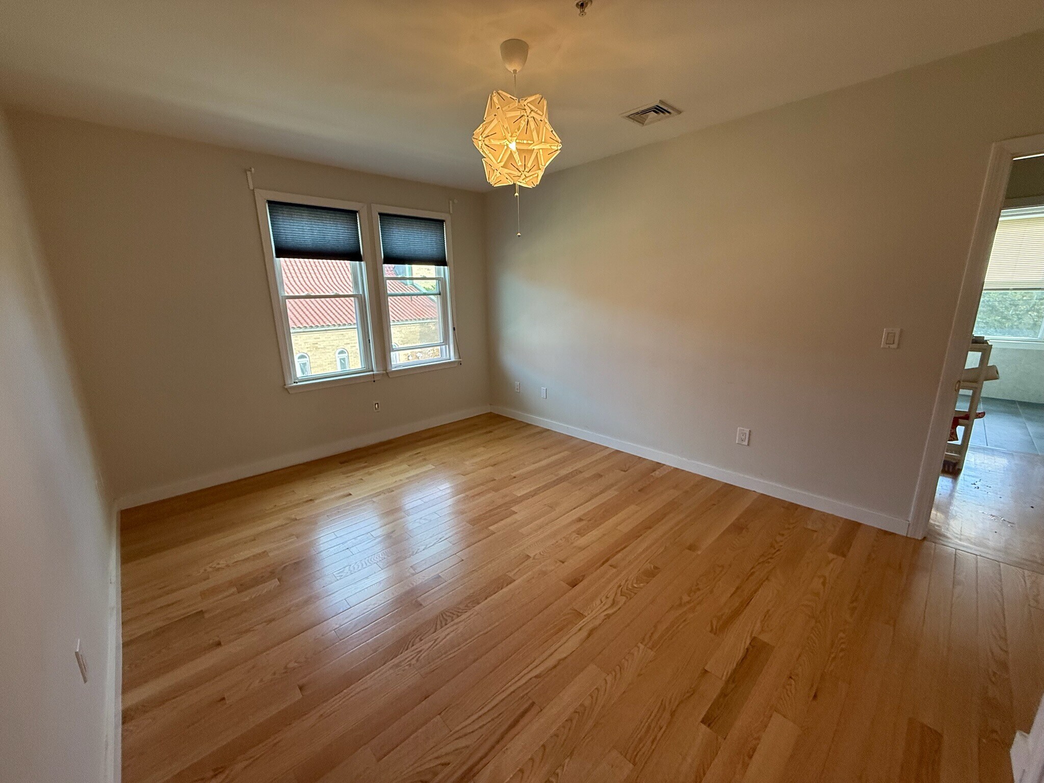 Building Photo - 486 Revere St