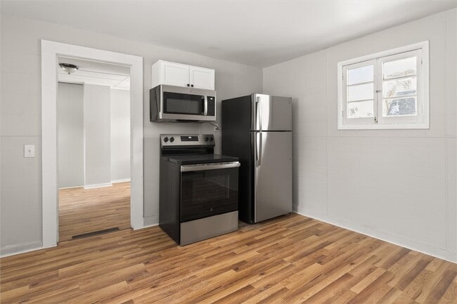 Building Photo - 127 Conkey Ave