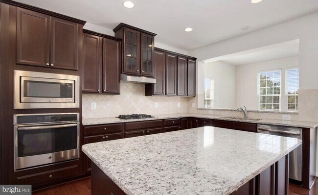 Building Photo - 22889 Lacey Oak Terrace