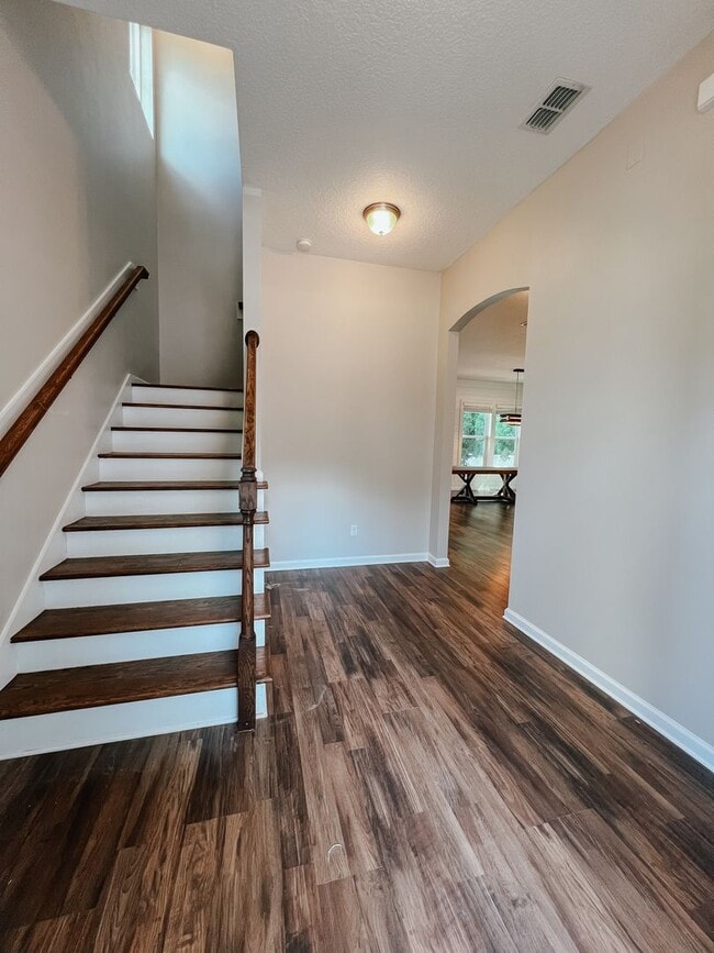 Building Photo - Updated Eagle Harbor Home with Preserve Views