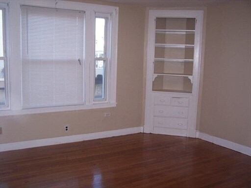 Building Photo - 427 N Main St