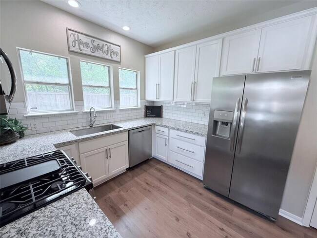 Building Photo - 87 N Avonlea Cir