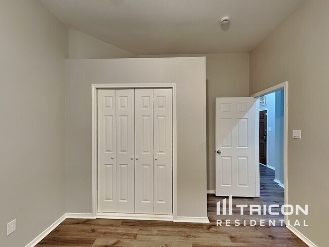 Building Photo - 630 Azalea Dr
