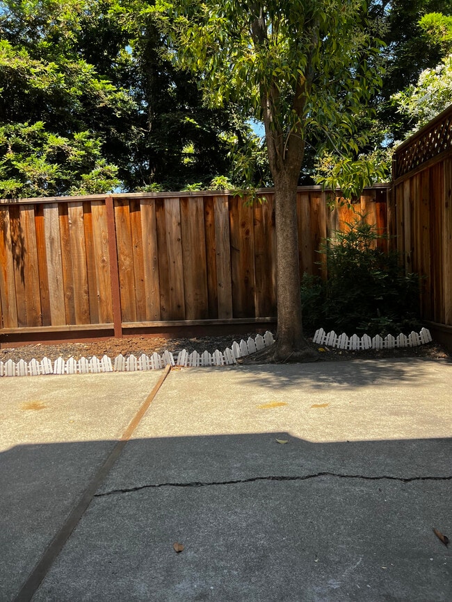 Building Photo - 100 Cleaveland Rd