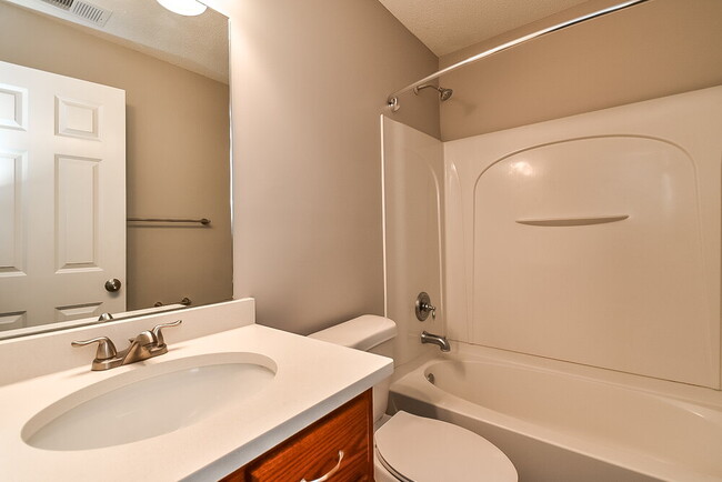 Building Photo - 1801 Cherry Creek Dr