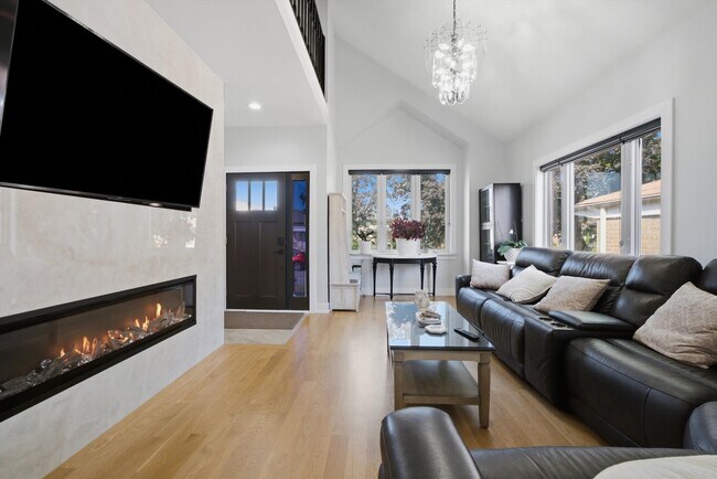Building Photo - 4623 S Kilpatrick Ave