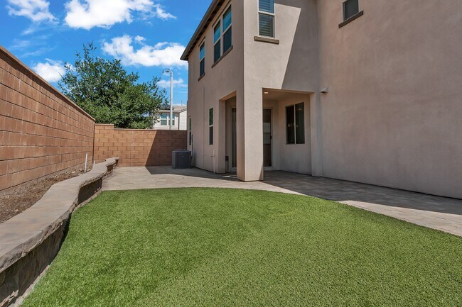 Building Photo - 4245 Powell Way