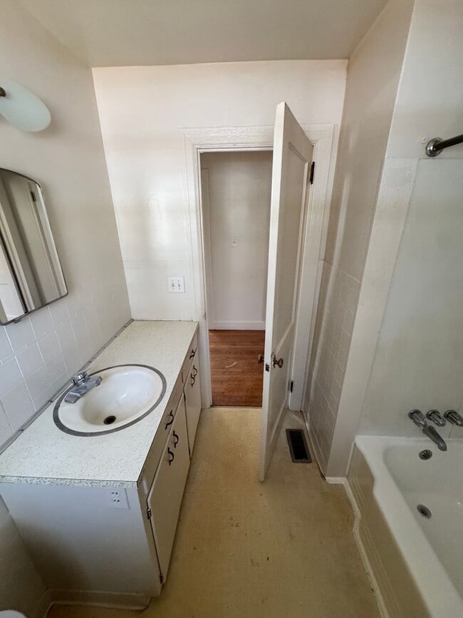 Building Photo - 2/1 House in Shelby, NC