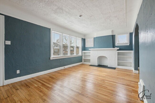 Building Photo - 4 bedroom $1300