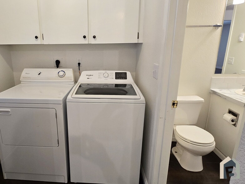 Laundry room and bathroom 1st floor - 20981 Port Gamble Rd NE