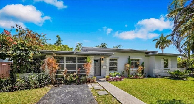 Building Photo - 5971 SW 48th St