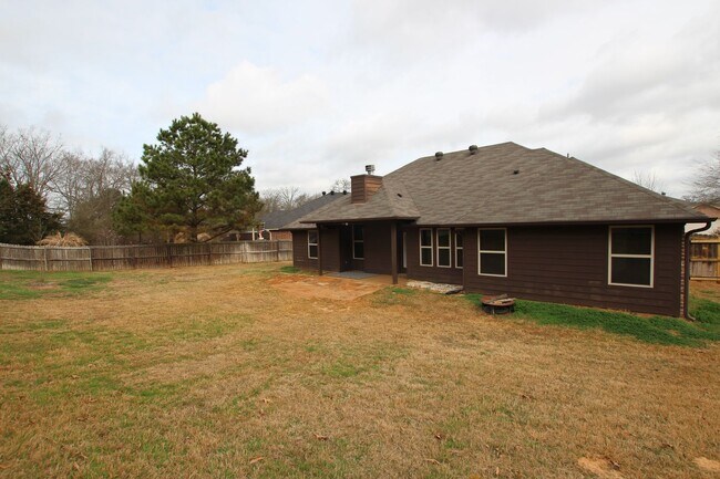 Building Photo - Coming Soon-Beautiful 3 bedroom 2 bath home in Flint!