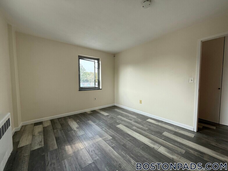 Building Photo - 125 Trapelo Rd