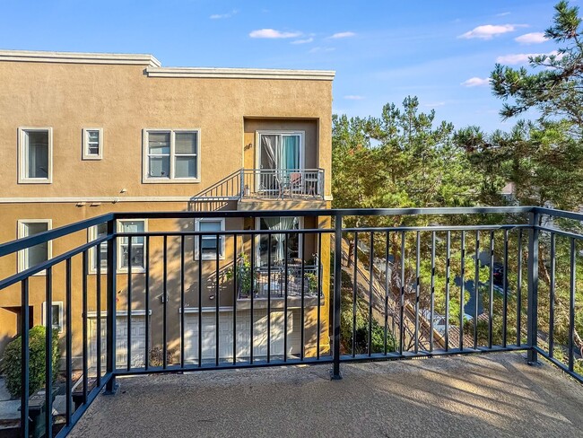 Building Photo - Beautiful 3 Bd/2Ba Spacious Home in Fullerton w/AC and Ample Community Amenities!