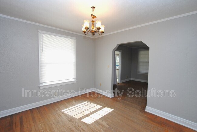 Building Photo - 2065 Camden Ave