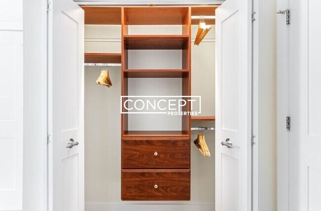 Building Photo - 9A Miner St. Unit 407