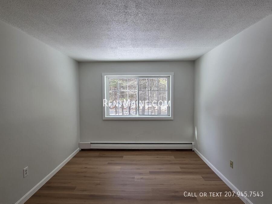 Building Photo - 10 Tall Pines Dr