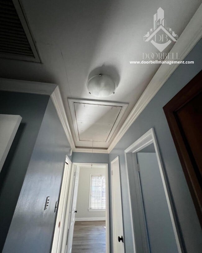 Building Photo - 956 W Harvard Pl