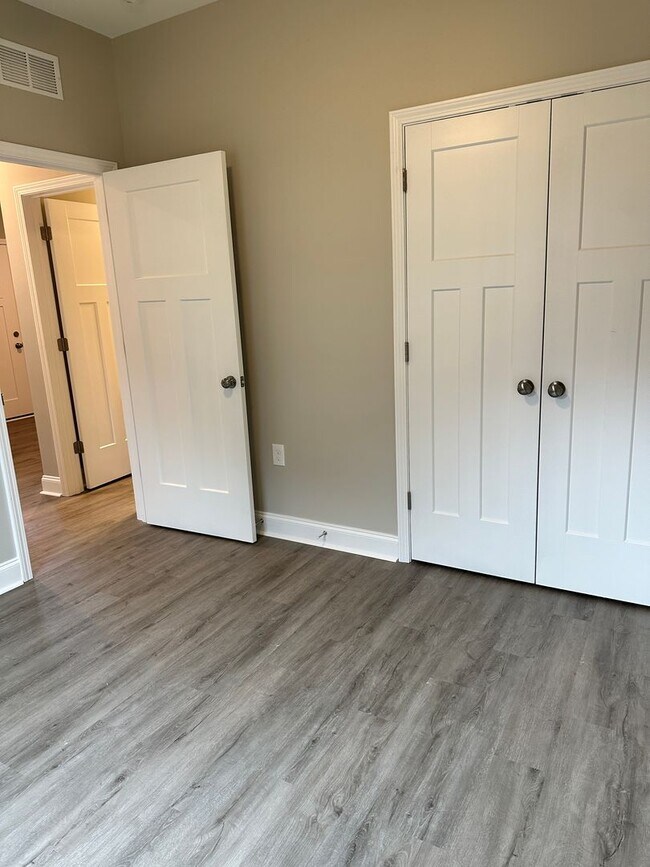 Building Photo - 2766 Cedrus Ave