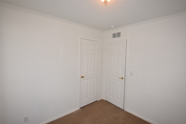 Building Photo - 10010 Sugarvine Ln