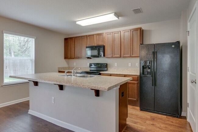 Building Photo - Beautiful 4-Bedroom Home - Wynfield Subdiv...