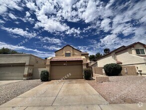 Building Photo - Charming 3 Bedroom, 2.5 Bath Home in North...
