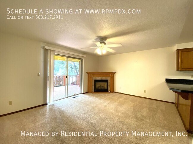 Building Photo - 7950 SW 135th Ave