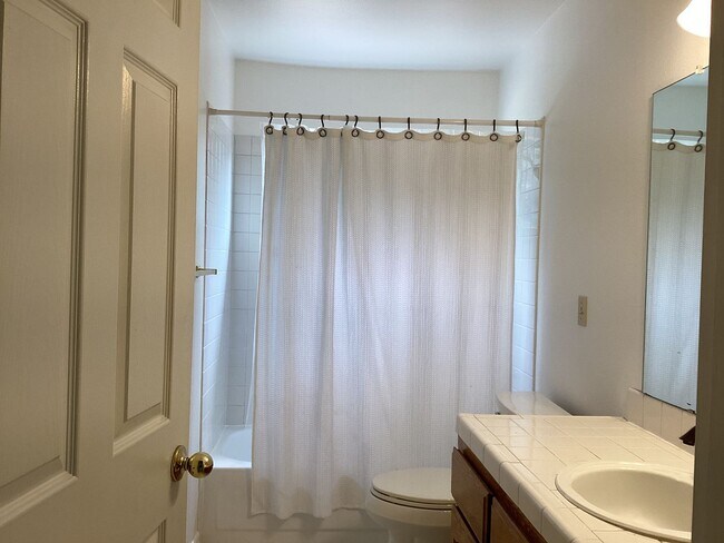Building Photo - 9615 N Buttonwood Ct