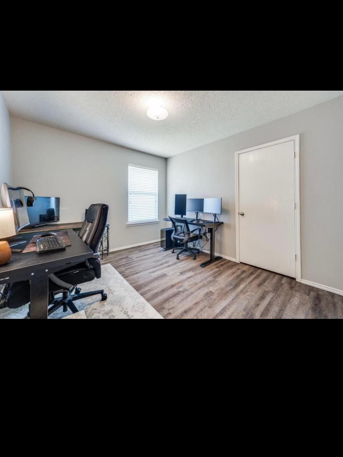 Building Photo - 9841 Carter Dr