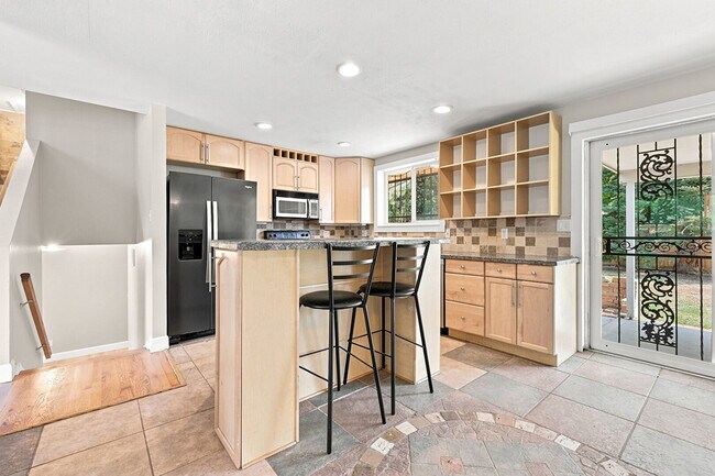 Building Photo - 3050 S Hobart Way