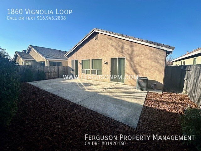 Building Photo - 1860 Vignolia Loop