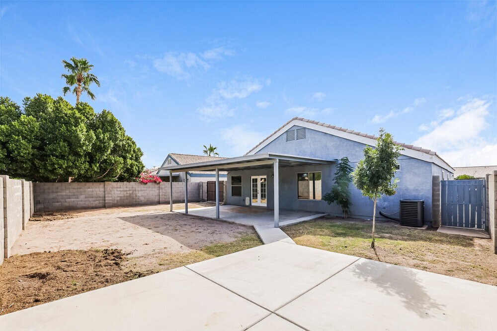 Building Photo - 1128 W 20th Ave