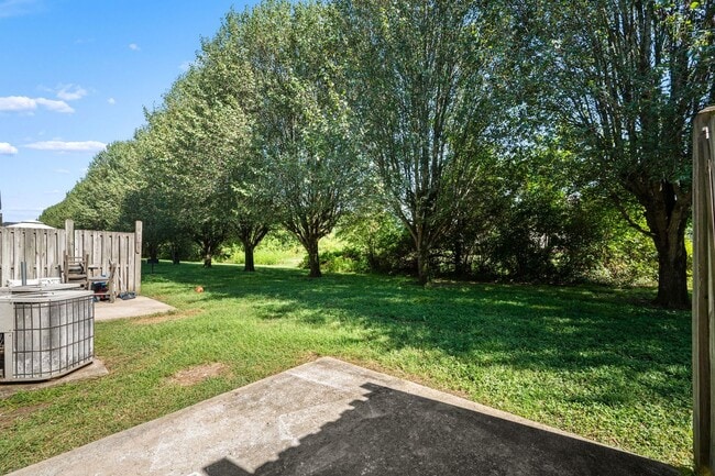 Building Photo - 2426 Willowbrook Dr