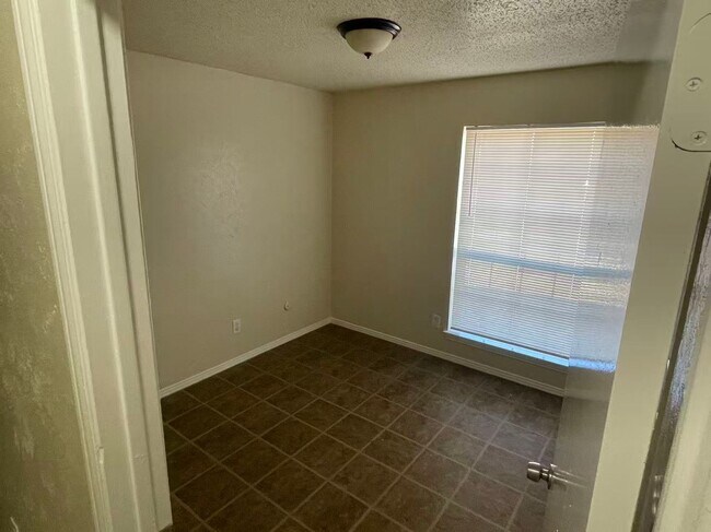 Building Photo - 3 Bedroom House in Garland