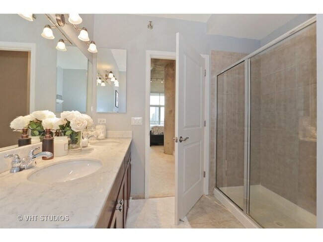 Building Photo - 700 N Larrabee St