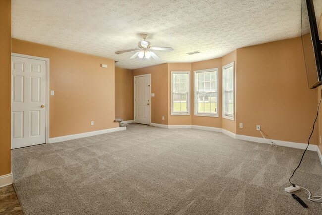 Building Photo - Spacious 4BR/3BA Townhome | Pet Friendly | Washer & Dryer Included | $1,600/mo