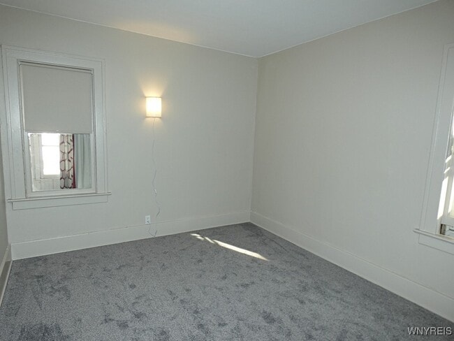Building Photo - 135 Park St