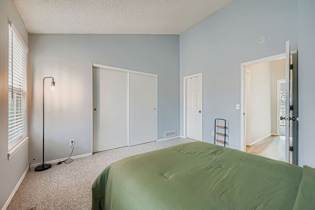Building Photo - 338 Pheasant Run