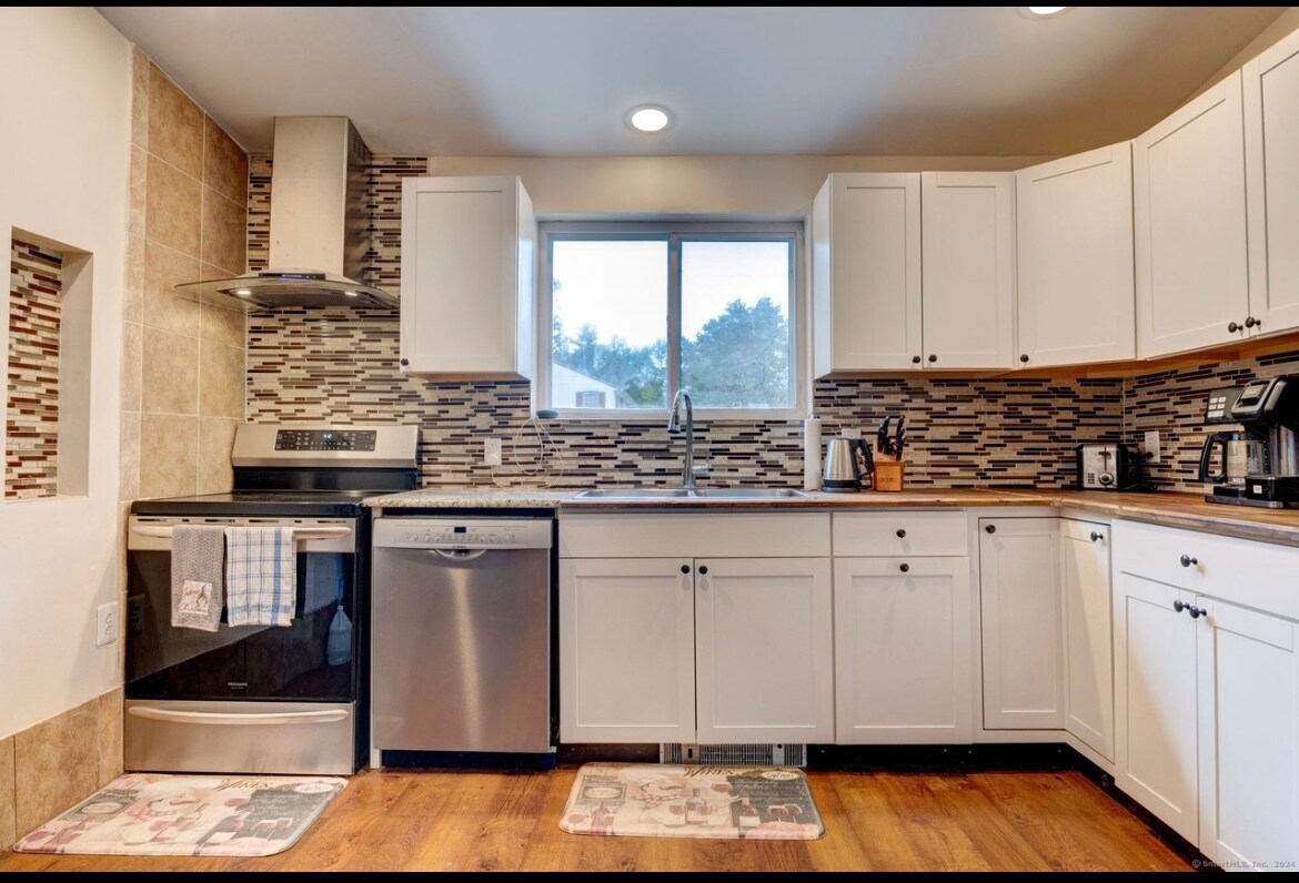 Kitchen - 541 Park Ave