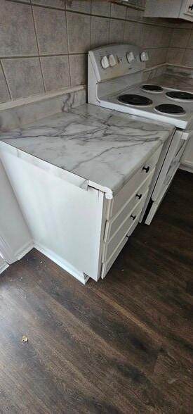 Building Photo - 7504 E 112th St