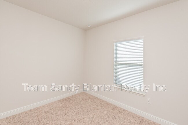 Building Photo - 9599 Pebble Stone Dr