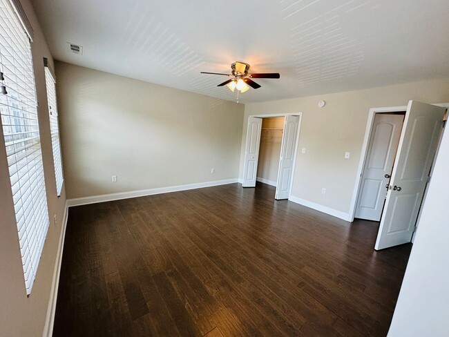 Building Photo - Spacious 3BR Home Near UT Hospital & Downtown Knoxville