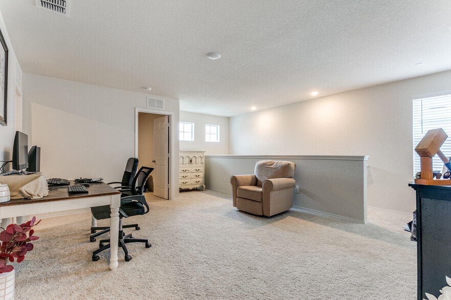 Building Photo - 6231 Fieldrun