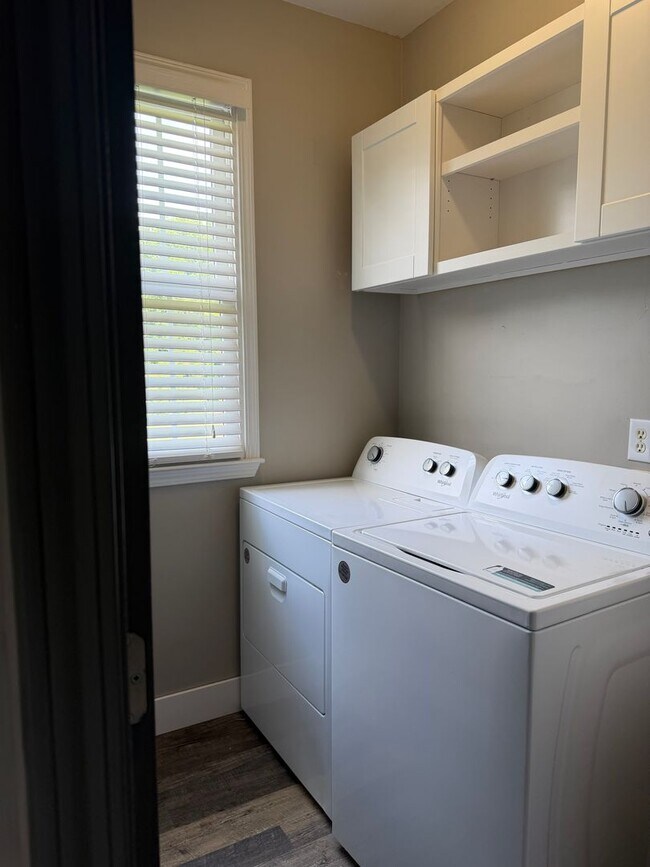 Building Photo - 3 Bed 2.5 Bath House in Flowery Branch