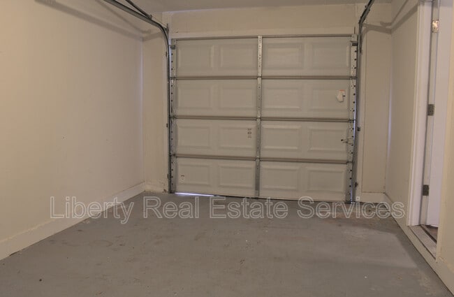 Building Photo - 709 Westridge Ct